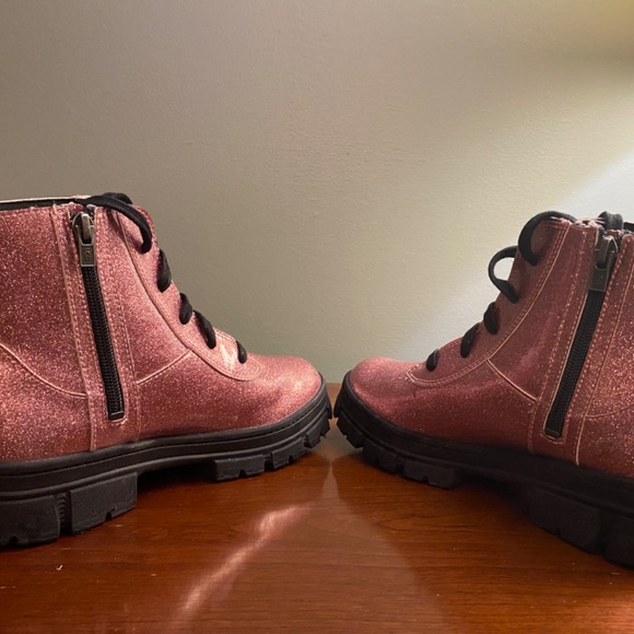 Pink sparkle Ugg boots, big kid size 5 - Picture 3 of 8